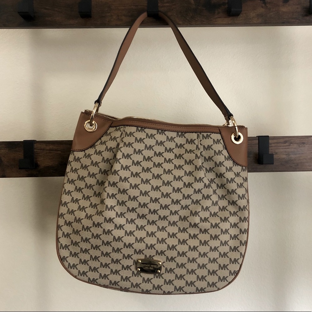 BRAND NEW Michael Kors shoulder bag - Classic